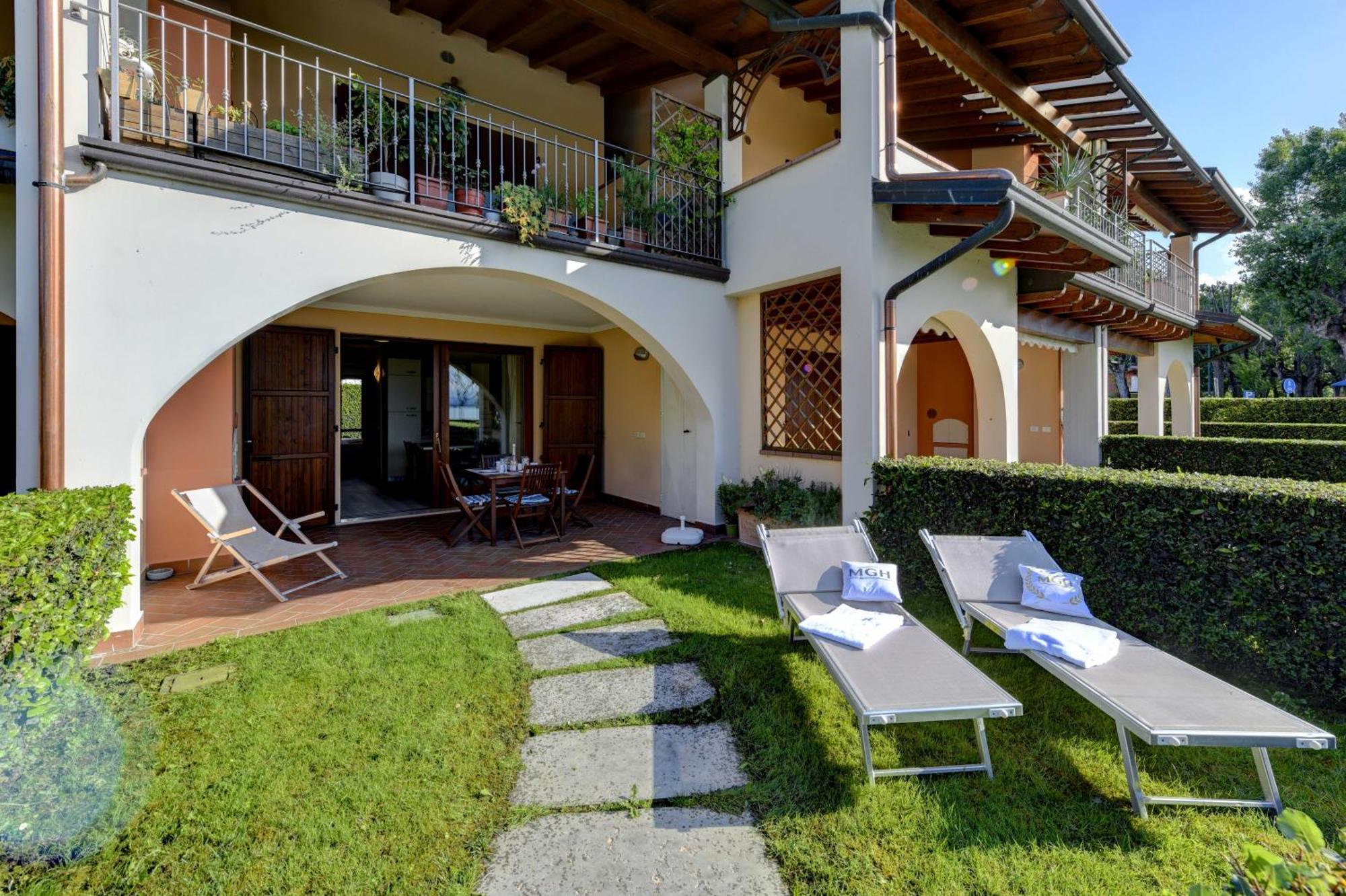 My Sirmione Beach Apartment Superior Luaran gambar